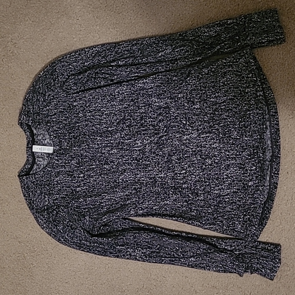 Lululemon Long Sleeve, Size 8, Color: black with grey/white design